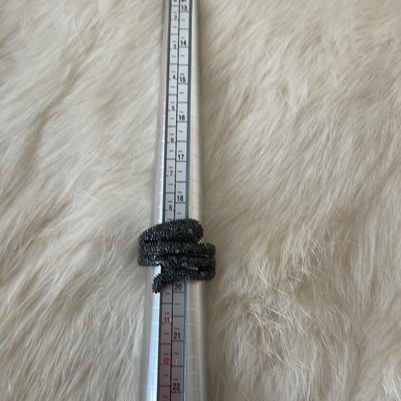 Black Beaded Sparkly Stretch Ring - Picture 5 of 5